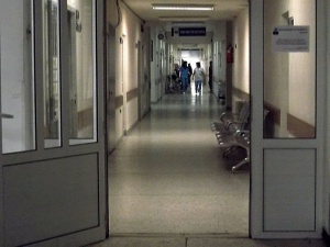 Лекари се борят за живота на детето, паднало от 8-ия етаж на блок