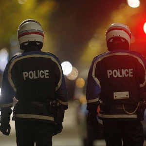 Френската полиция разблокира стачкуващи петролни рафинерии