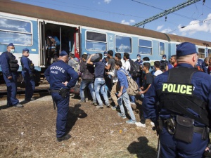 Кметът на Париж се обяви за изграждането на бежански лагер в града