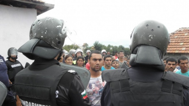 Заради Раднево, ВМРО поиска разтуряне на ромските гета