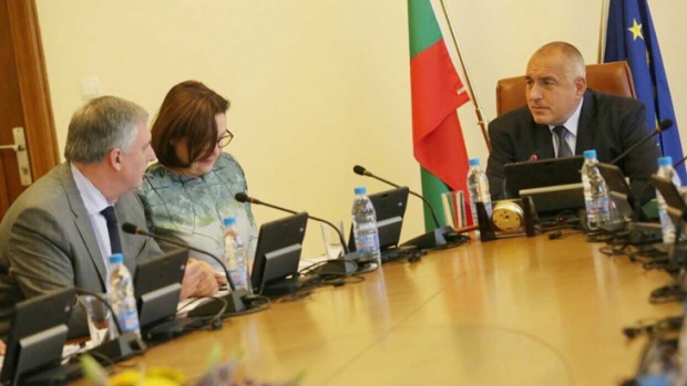 Борисов: Такъв е животът, разделяме се; Калфин: Изпълнявам партийната дисциплина, но ще ми липсва екипа (ВИДЕО)