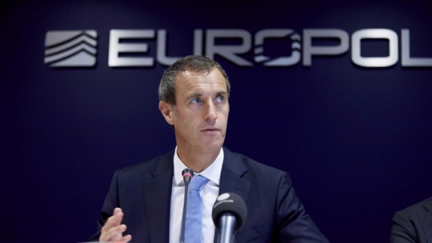 Да се създаде европейска база данни за ислямистите, призова директорът на Европол