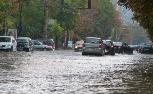 Източна и Южна България се възстановяват след пороите
