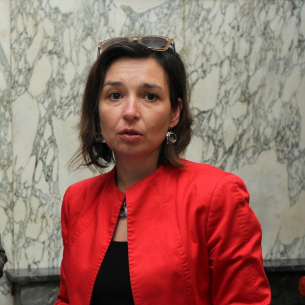 Със 135 гласа „За” парламентът избра Зорница Русинова за нов социален министър