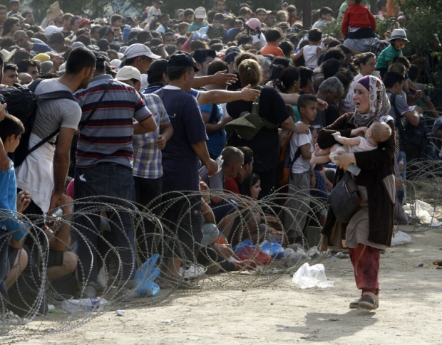 ЕК обеща на 12 200 бежанци в турски лагери, че ще намерят нов дом в Европа