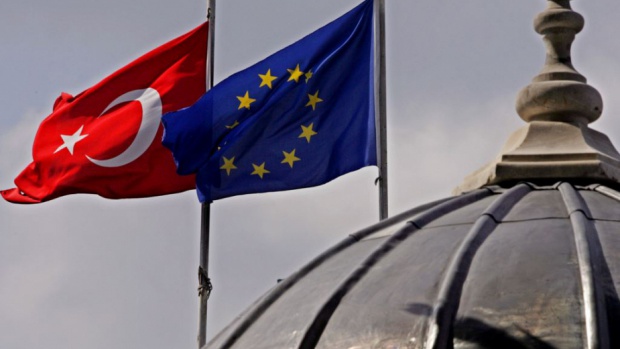 Външните министри на ЕС искат отлагане на безвизовия режим с Турция
