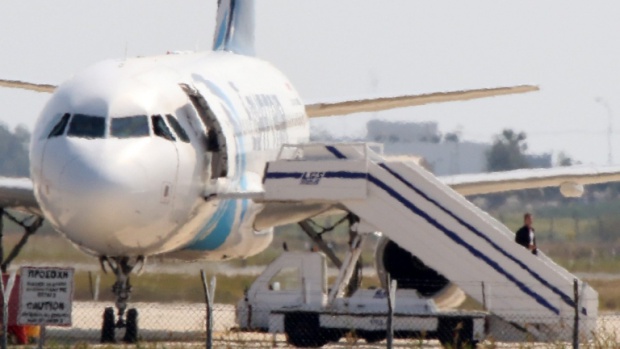 Египетските власти са открили местонахождението на черните кутии на катастрофиралия A320