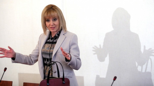 Мая Манолова: Не приемам дилемата "Права или стабилност"