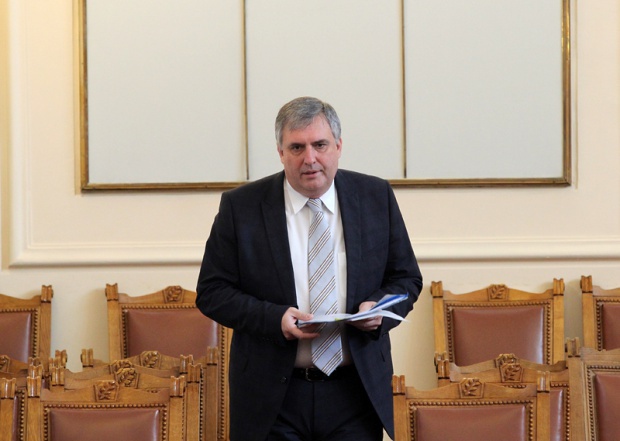 Ивайло Калфин: Плевнелиев е неизбираем