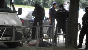 Барети проснаха двама при зрелищна акция в Благоевград