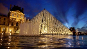 Лувърът мести ценни творби заради високото ниво на Сена