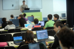 Гугъл дава рамо на софтуерната академия във Враца