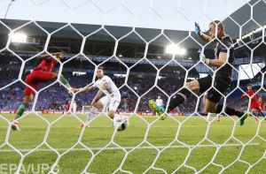 Изненадващо равенство в мача Португалия-Исландия