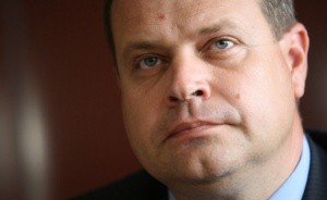 Шефът на АПИ: Получих много коментари по линия на майка ми за цената на винетката