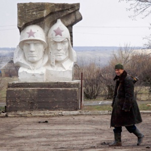 Нови „Министерства на истината“ пренаписват историята в Източна Европа