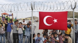 ЕК очаква от Анкара да вземе финално решение за мигрантското споразумение
