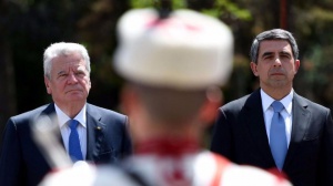 Президентът Плевнелиев получи най-висшето държавно отличие на Федерална република Германия