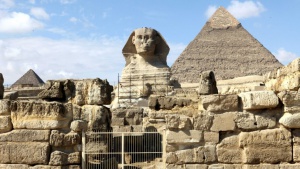 Хеопсовата пирамида не била изкривена