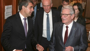 Плевнелиев и Гаук ще обсъждат уроците на миналото