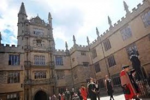 Няма да се променят условията за прием и финансиране на български студенти във Великобритания