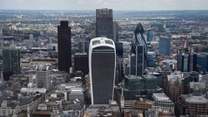 "Мудис" запази кредитния рейтинг на Великобритания, но понижи прогнозата си