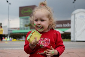 Детските добавки на работещите родители няма да се спират