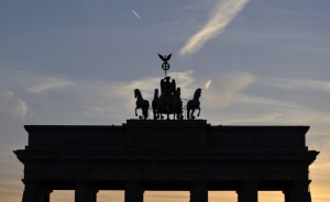 Най-голямата забележителност на Берлин - Бранденбургската врата ще бъде осветена в цветовете на Турция