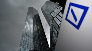 Дойче банк е най-рисковата финансова институция в света, предупреди МВФ