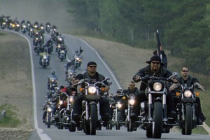 Четирима от сблъсъка заради "Вълците на Путин" отиват на съд за хулиганство