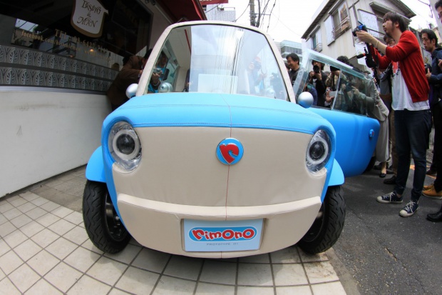 В Япония тестват суперлек автомобил от плат