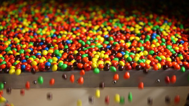 В Швеция забраниха рекламата на известни бонбони