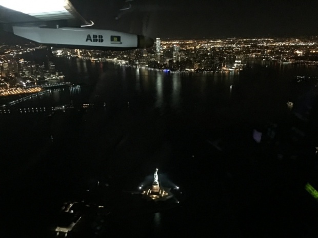 Solar Impulse 2 кацна безаварийно в Ню Йорк