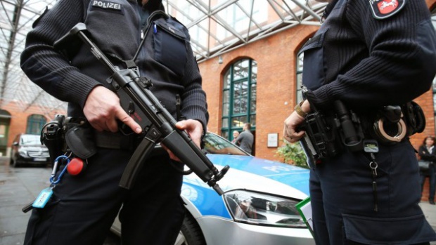 Десетки са ранени след стрелба в киносалон  в Германия, стрелецът е убит от полицията