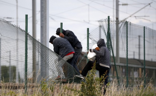Франция вече не иска да пази Ламанша, може да започне свободно да пропуска мигранти във Великобритания