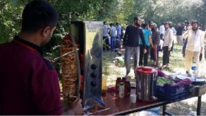 ДАЕШ организира пикници за набиране на членове, черпи ги с дюнер