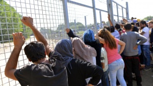 Светъл пример: Унгария праща в затвора 10 мигранти, преминали нелегално границата