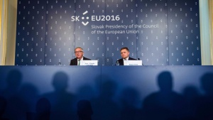 Юнкер: Няма да има промяна на свободното движение на хора