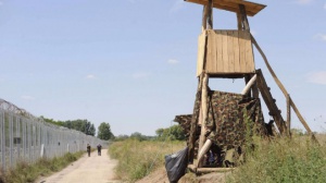 Унгария впрегна цялото си бойно снаряжение по границата със Сърбия, не може да прелети и муха