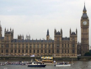 Подозрителен пакет в британския парламент вдигна на крак органите на реда
