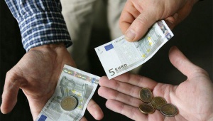 От какво ще зависи минималната работна заплата? Тристранката подновява преговорите за формулиране на обективни критерии