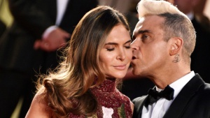 Съпругата на Роби Уилямс го хванала в крачка с три от момичетата в "Спайс гърлс"