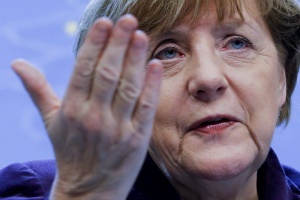 Меркел подкани Тереза Мей да разреши ситуацията около Брекзит