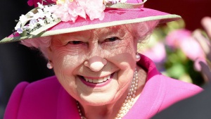 Камерън е връчил оставката си на кралицата