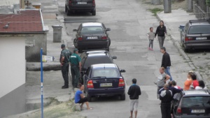 Претърсват ромската махала на Благоевград за акцизни стоки