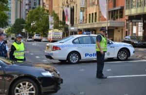 Четирима полицаи и един цивилен са загинали при нападението на религиозни радикали в Казахстан