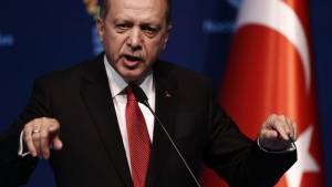 Жестоко смъртно наказание грози хилядите арестувани заговорници в Турция, светът чака потресен