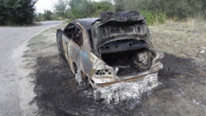 Лек автомобил пламна край Гоце Делчев, пострадали са двама