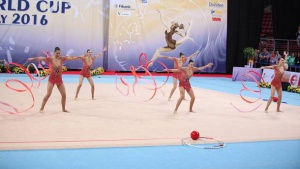 Българскят ансамбъл по художествена гимнастика с две седми места в Баку