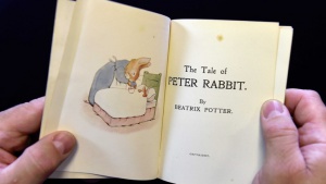 Продават на търг първото издание на британската класика „Зайчето Питър“