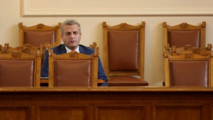 Москов към депутатите: “Само” два закона и десет наредби на здравното ведомство са атакувани в съда